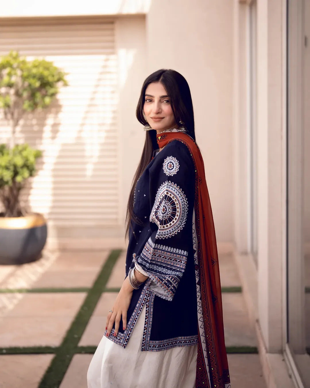 Rangrez – Heavy Embroidered 3-Piece Suit (UNStitched) FT-09